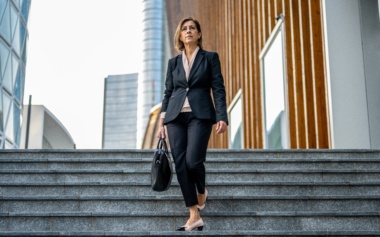 Ein gut gewähltes Business Outfit zeigt Seriosität, Eleganz und Selbstbewusstsein © MandriaPix