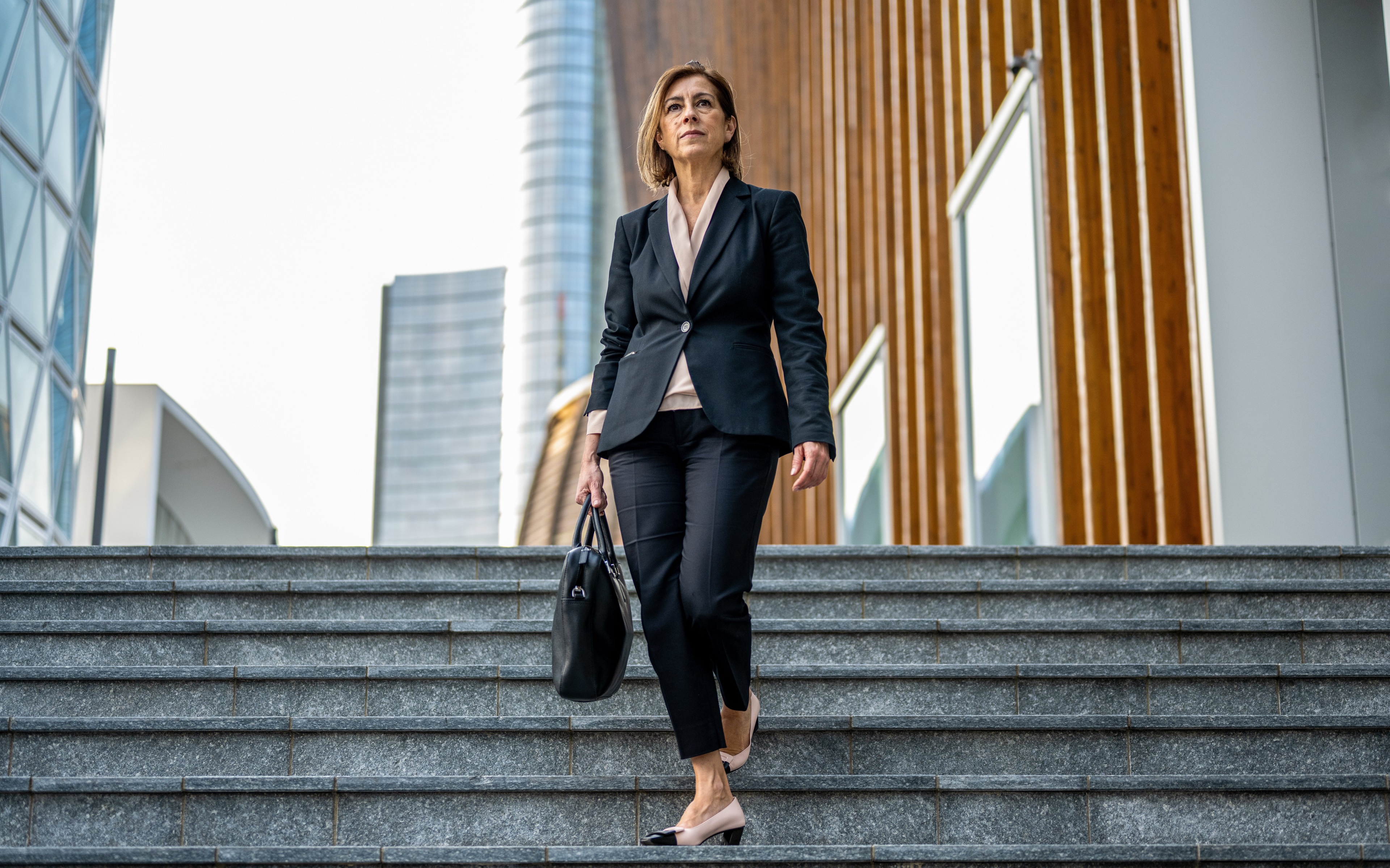 Ein gut gewähltes Business Outfit zeigt Seriosität, Eleganz und Selbstbewusstsein © MandriaPix