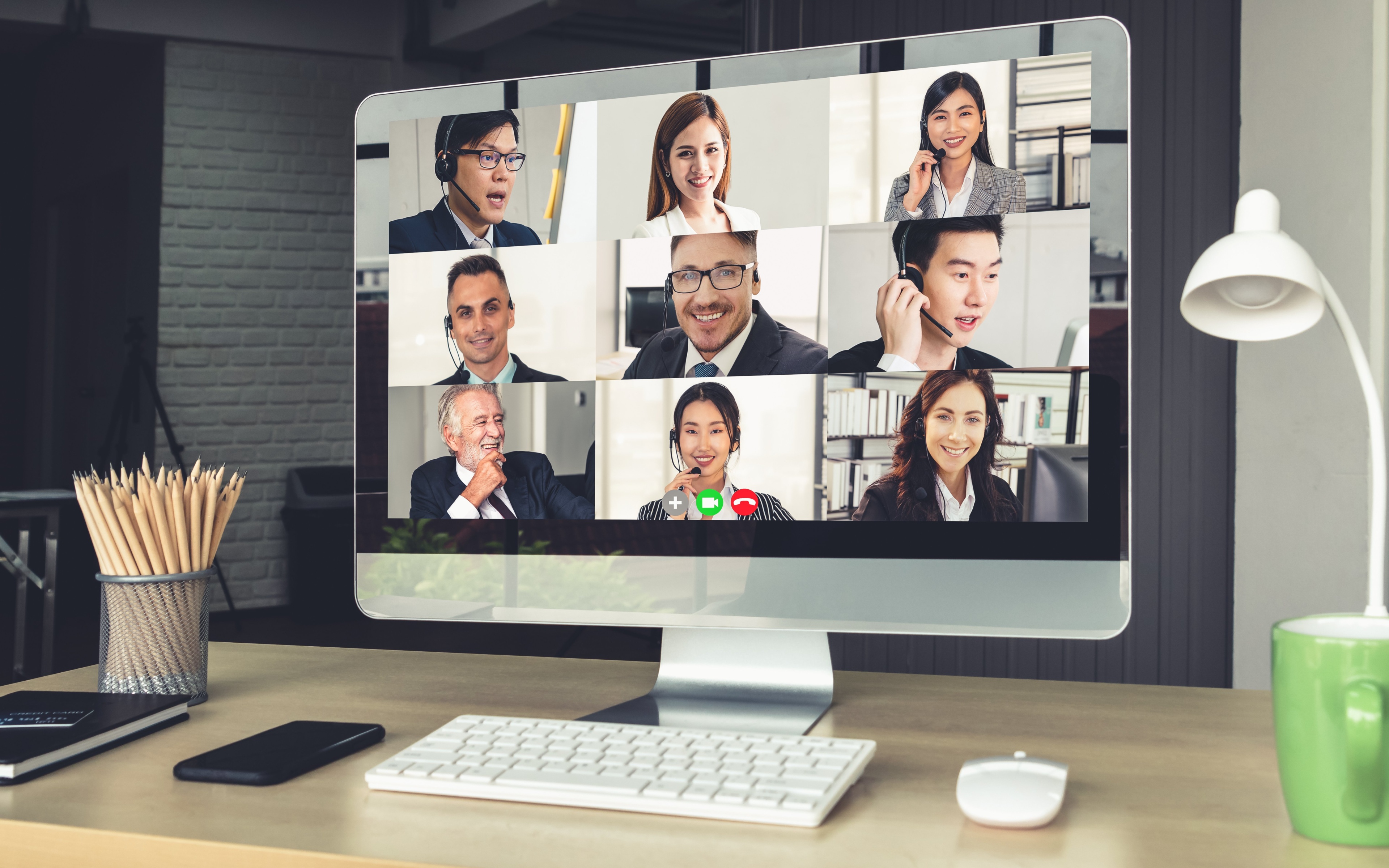 virtuelle Meetings, kostenloses Tool für Meetings online, Zoom kostenlose Version für Business, virtuell verbunden mit Geschäftspartnern über Zoom, weltweit Meeting Zoom