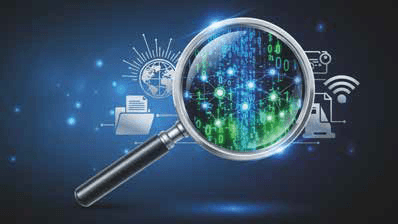 Lupe über digitalen Daten, die Risiken aufzeigt – Symbol für die zentrale Rolle von Assistenzkräften im Datenschutz